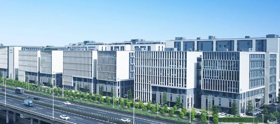 Vincanwo Groupin teollisuustietokoneet: ydinarvo ja strateginen merkitys Smart Park -sovelluksissa