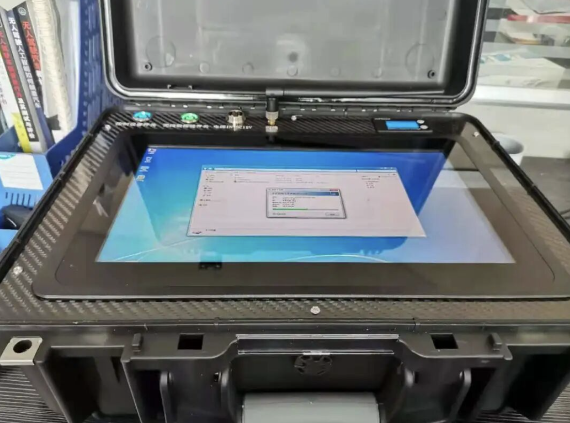 Panel PC industriels du groupe Vincanwo : ouvrir une nouvelle dimension de la t&eacute;l&eacute;commande du v&eacute;hicule cible